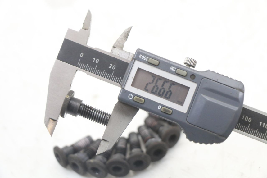 photo de VIS DISQUE DE FREIN KYMCO X-TOWN XTOWN 125 (2016 - 2021) - Zoom état d’usage