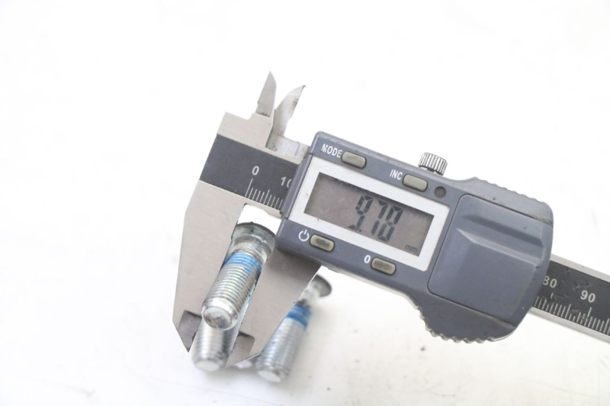 photo de VIS DISQUE DE FREIN MBK BOOSTER SPIRIT NAKED 50 (2004 - 2017) - Gros plan technique