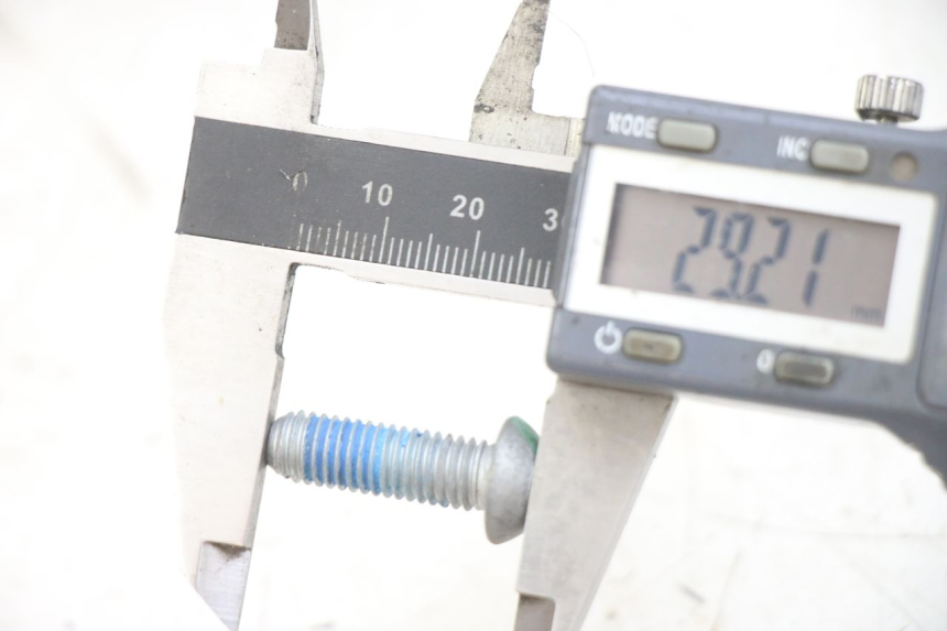 photo de VIS DISQUE DE FREIN PIAGGIO MEDLEY 125 (2016 - 2023) - Autre angle de vue