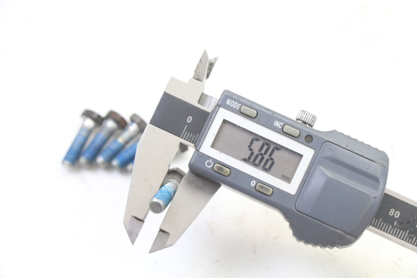 photo de VIS DISQUE DE FREIN PIAGGIO NRG POWER PUREJET 50 (2018 - 2021) - Gros plan technique