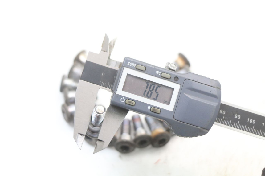 photo de VIS DISQUE DE FREIN HONDA NTV DEAUVILLE 650 (1998 - 2001) - Gros plan technique