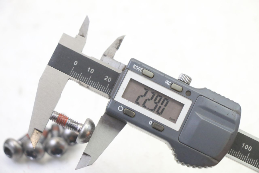 photo de VIS DISQUE DE FREIN HONDA NTV DEAUVILLE 650 (2001 - 2006) - Vue d’ensemble