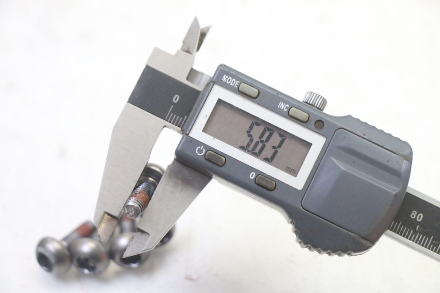 photo de VIS DISQUE DE FREIN HONDA NTV DEAUVILLE 650 (2001 - 2006) - Points de fixation