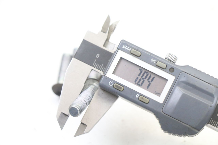 photo de VIS DISQUE DE FREIN PEUGEOT CITYSTAR 125 (2011 - 2017) - Gros plan technique