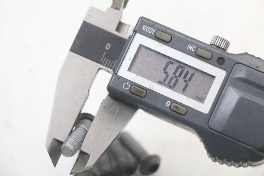 photo de VIS DISQUE DE FREIN PIAGGIO BEVERLY 125 (1998 - 2005) - Autre angle de vue