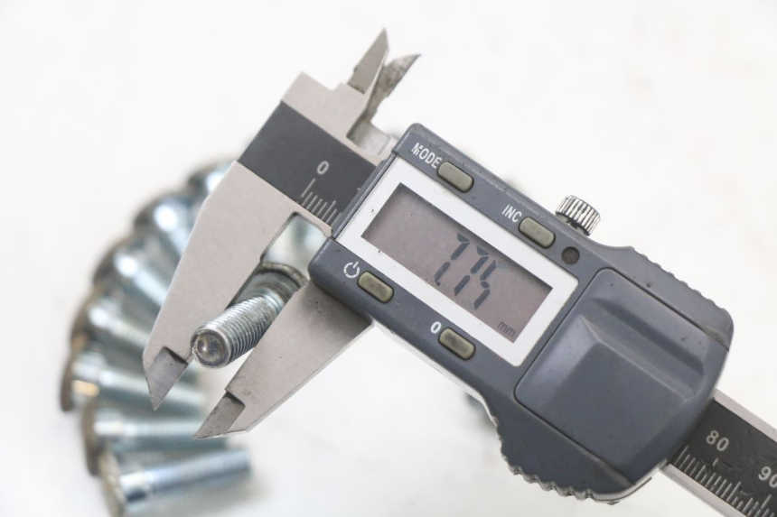 photo de VIS DISQUE DE FREIN REGAL RAPTOR SPYDER 125 (2010 - 2018) - Autre angle de vue