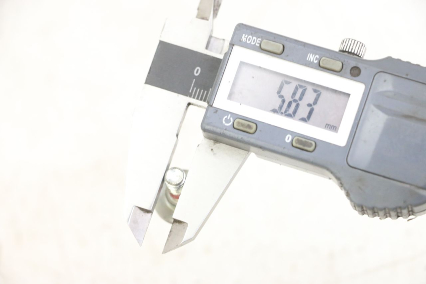 photo de VIS DISQUE DE FREIN ROYAL ENFIELD HYMALAYAN 410 (2016 - 2023) - Zoom état d’usage