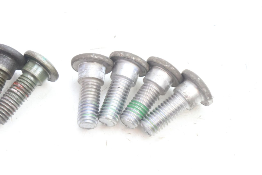photo de VIS DISQUE DE FREIN HONDA SH 125 (2001 - 2003) - Zoom état d’usage