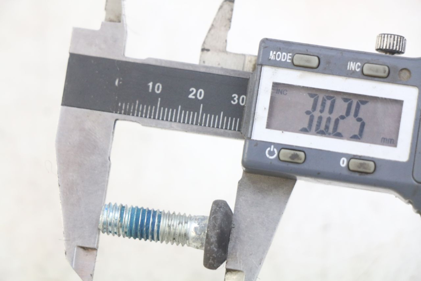 photo de VIS DISQUE DE FREIN MBK SKYLINER 125 (1998 - 2001) - Zoom état d’usage