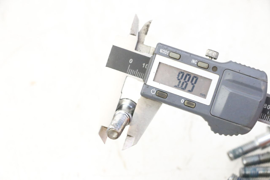 photo de VIS DISQUE DE FREIN TRIUMPH SPRINT 900 (1995 - 1998) - Détail de la pièce