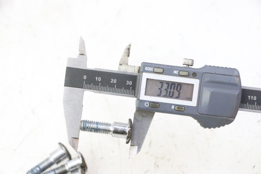 photo de VIS DISQUE DE FREIN TRIUMPH SPRINT 900 (1995 - 1998) - Autre angle de vue