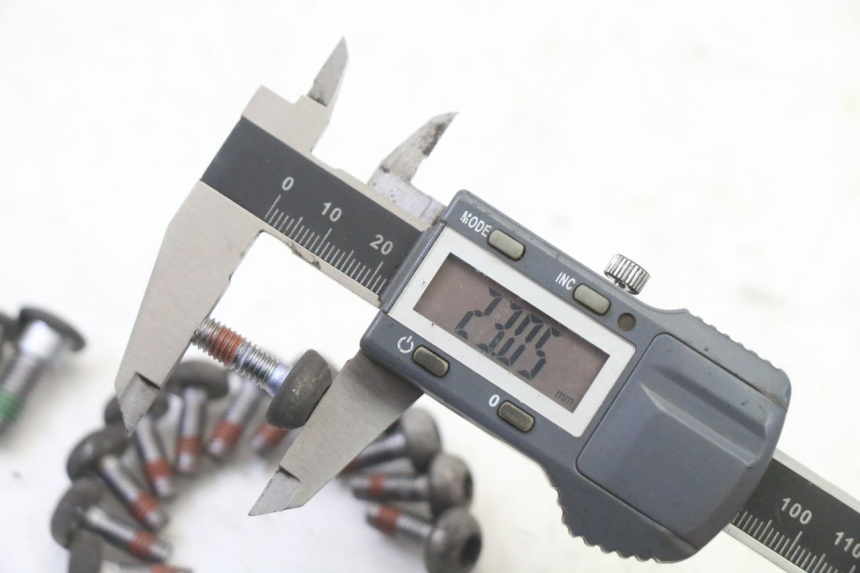 photo de VIS DISQUE DE FREIN HONDA ST PAN EUROPEAN 1300 (2002 - 2013) - Vue d’ensemble