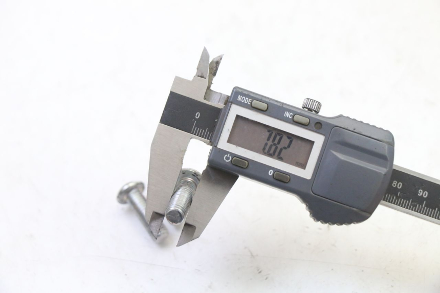 photo de VIS DISQUE DE FREIN PEUGEOT STREETZONE I NAKED 2T 50 (2018 - 2020) - Gros plan technique