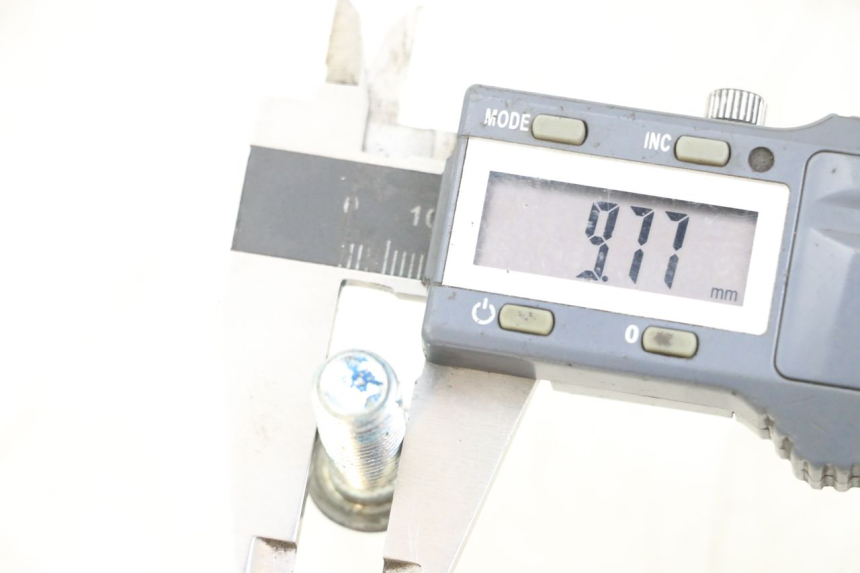 photo de VIS DISQUE DE FREIN MBK STUNT NAKED 50 (2004 - 2018) - Zoom état d’usage