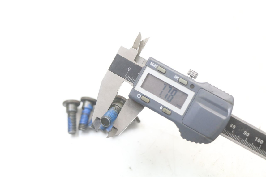 photo de VIS DISQUE DE FREIN KYMCO SUPER 8 125 (2008 - 2015) - Gros plan technique