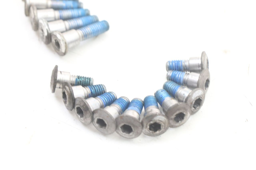 photo de VIS DISQUE DE FREIN SUZUKI GSX F GSXF 650 (2007 - 2015) - État de surface