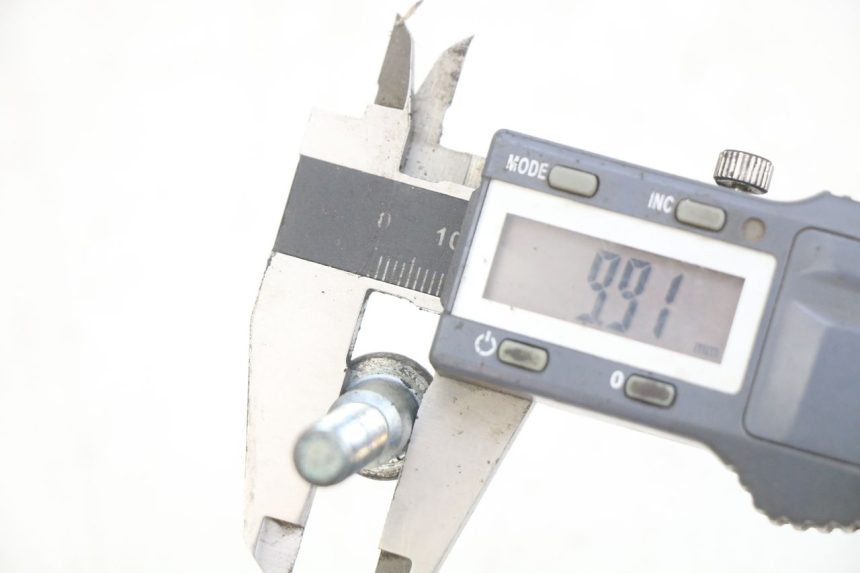 photo de VIS DISQUE DE FREIN SUZUKI SV N 650 (1999 - 2002) - Autre angle de vue