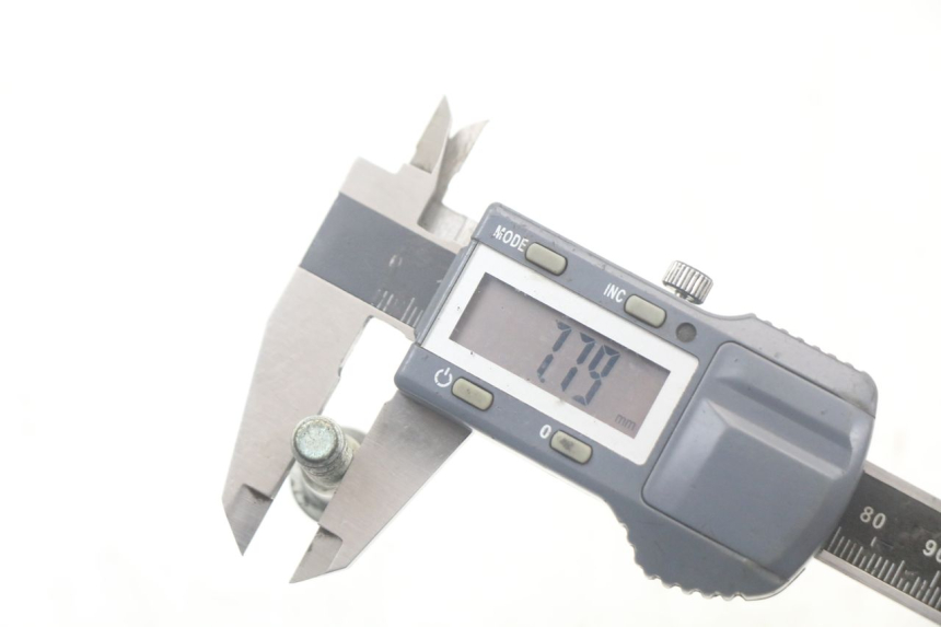 photo de VIS DISQUE DE FREIN SUZUKI SV N 650 (1999 - 2002) - Gros plan technique