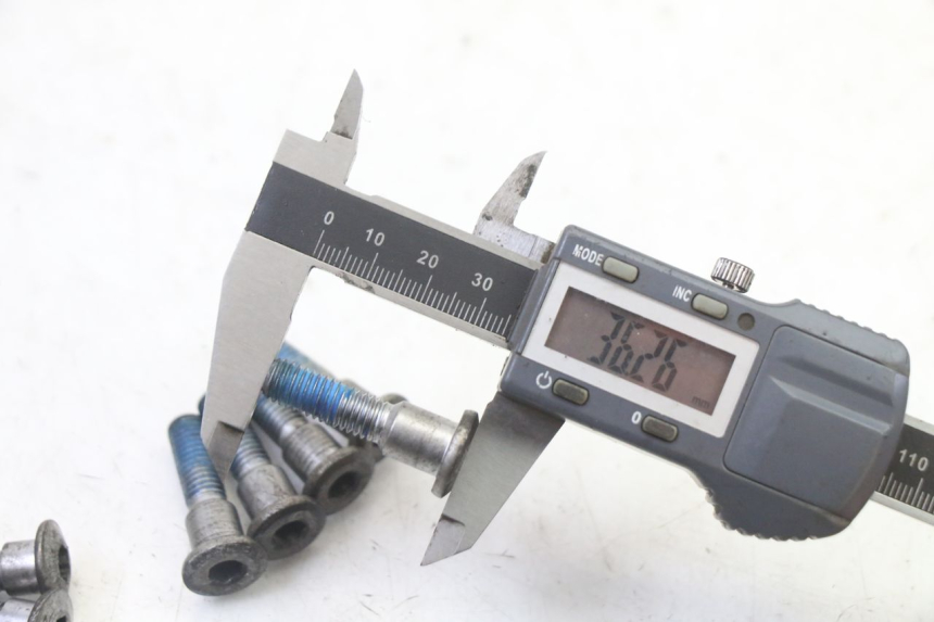 photo de VIS DISQUE DE FREIN SUZUKI SV S 650 (2003 - 2009) - Détail de la pièce