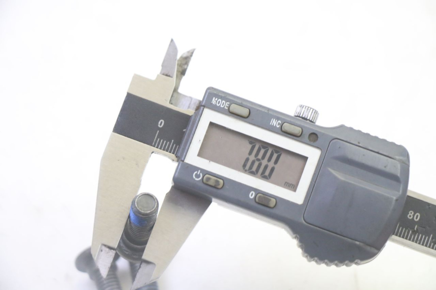 photo de VIS DISQUE DE FREIN PEUGEOT TWEET 4T 50 (2018 - 2022) - Gros plan technique