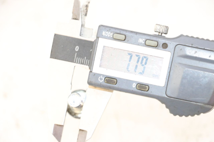 photo de VIS DISQUE DE FREIN PEUGEOT V-CLIC VCLIC 50 (2007 - 2013) - Zoom état d’usage