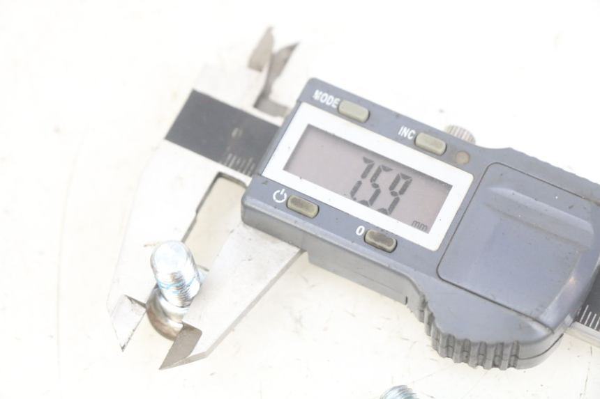 photo de VIS DISQUE DE FREIN DAELIM VJ ROADWIN FI 125 (2008 - 2017) - Zoom état d’usage