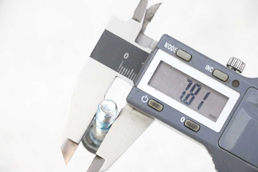 photo de VIS DISQUE DE FREIN YAMAHA XMAX X-MAX 125 (2006 - 2009) - Gros plan technique