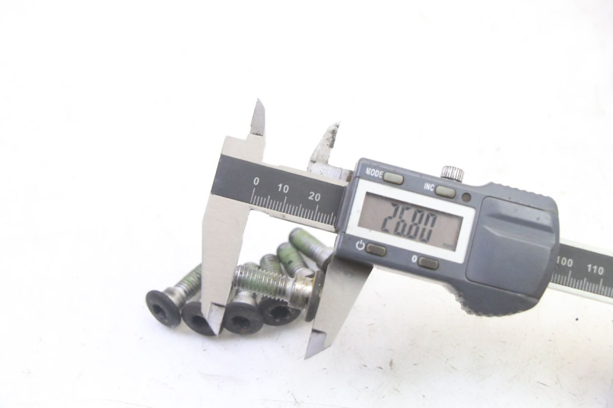 photo de VIS DISQUE DE FREIN HONDA X8R 50 (1998 - 2003) - Zoom état d’usage