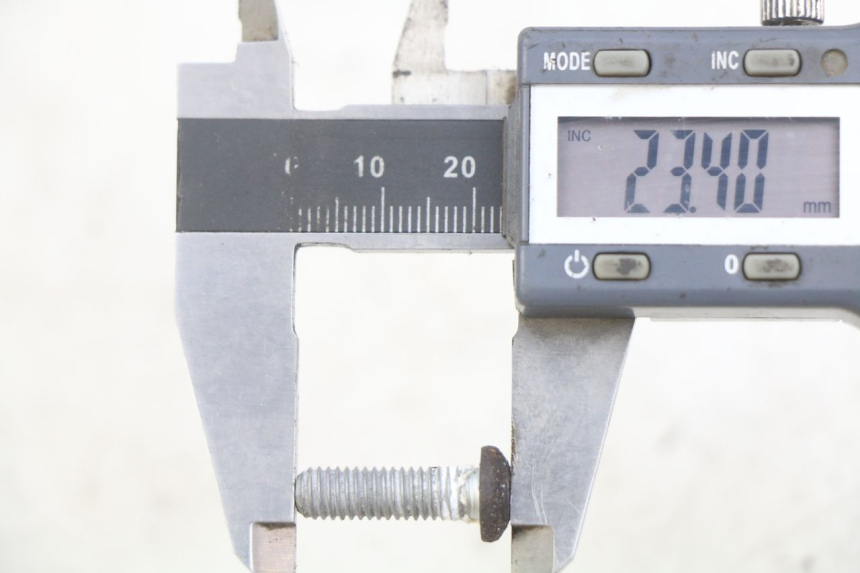 photo de VIS DISQUE DE FREIN PIAGGIO XEVO - X EVO 125 (2007 - 2017) - Zoom état d’usage