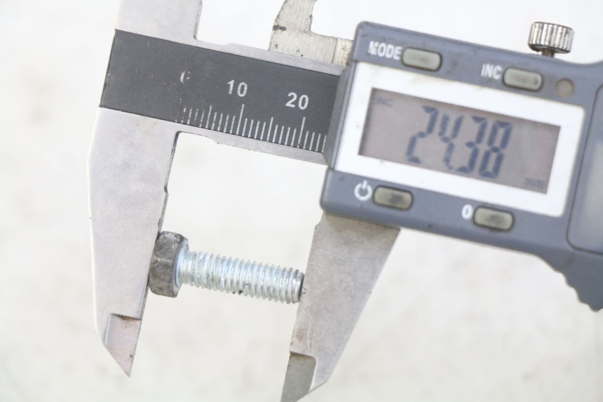 photo de VIS DISQUE DE FREIN PIAGGIO XEVO - X EVO 125 (2007 - 2017) - Zoom état d’usage