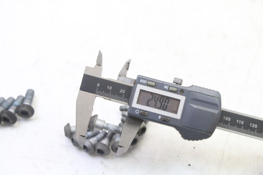 photo de VIS DISQUE DE FREIN YAMAHA XJ6 ABS 600 (2008 - 2016) - Points de fixation