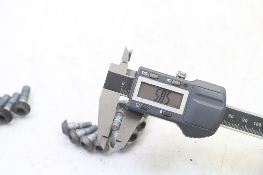 photo de VIS DISQUE DE FREIN YAMAHA XJ6 ABS 600 (2008 - 2016) - État de surface