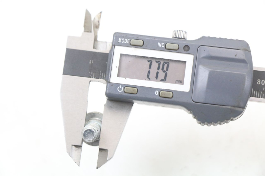 photo de VIS DISQUE DE FREIN HYOSUNG XRX 125 (2000 - 2008) - Gros plan technique