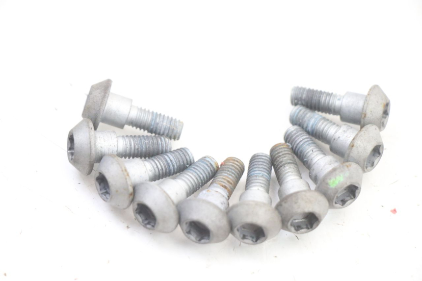 photo de VIS DISQUE DE FREIN YAMAHA TRACER 7 700 (2020 - 2024) - Zoom état d’usage