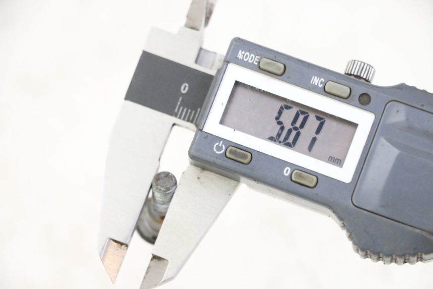 photo de VIS DISQUE DE FREIN YAMAHA XJ6 600 (2008 - 2016) - Détail de la pièce