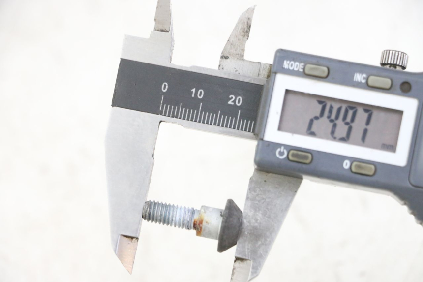 photo de VIS DISQUE DE FREIN YAMAHA XJ6 600 (2008 - 2016) - Zoom état d’usage