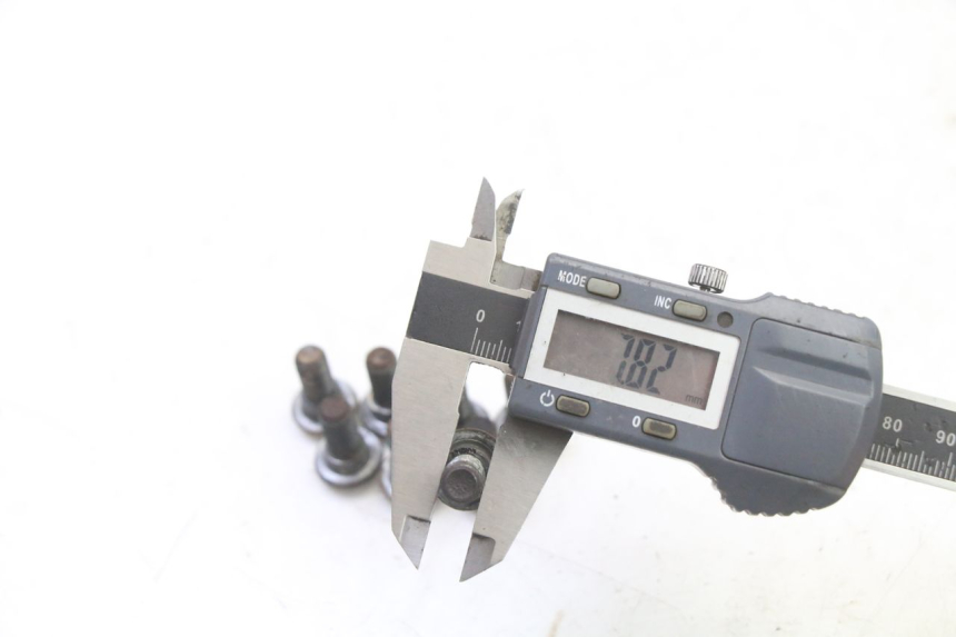 photo de VIS DISQUE DE FREIN YAMAHA YFM BRUIN 350 (2003 - 2009) - Gros plan technique