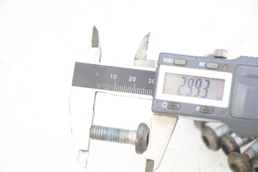 photo de VIS DISQUE DE FREIN YAMAHA YZF R THUNDERCAT 600 (1996 - 2003) - Détail de la pièce