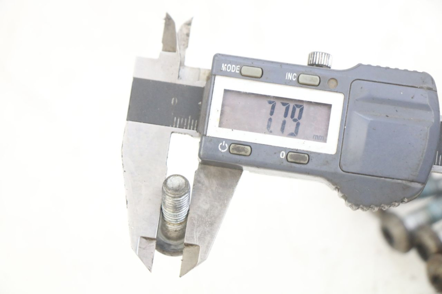 photo de VIS DISQUE DE FREIN YAMAHA YZF R THUNDERCAT 600 (1996 - 2003) - Zoom état d’usage