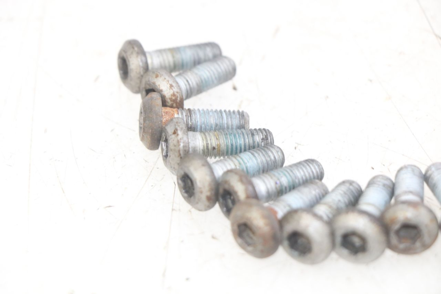 photo de VIS DISQUE DE FREIN YAMAHA YZF R THUNDERCAT 600 (1996 - 2003) - Autre angle de vue